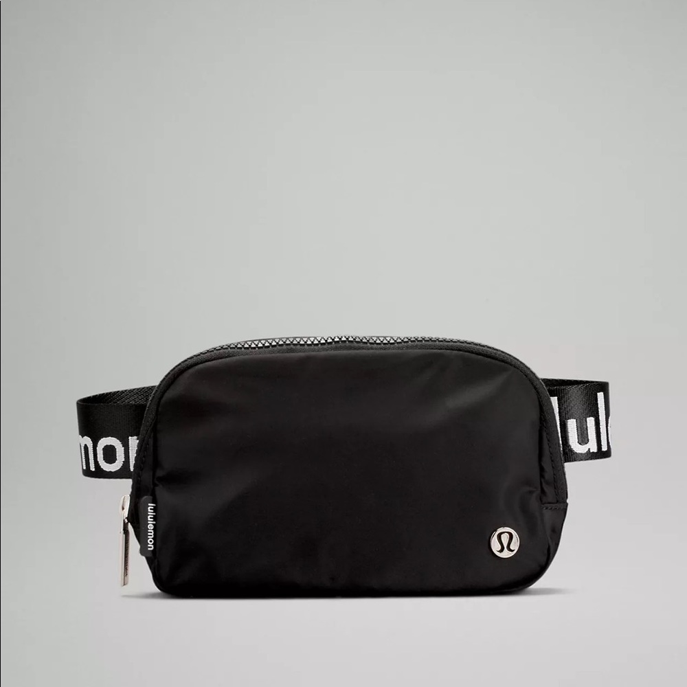 Lululemon Everywhere Belt Bag